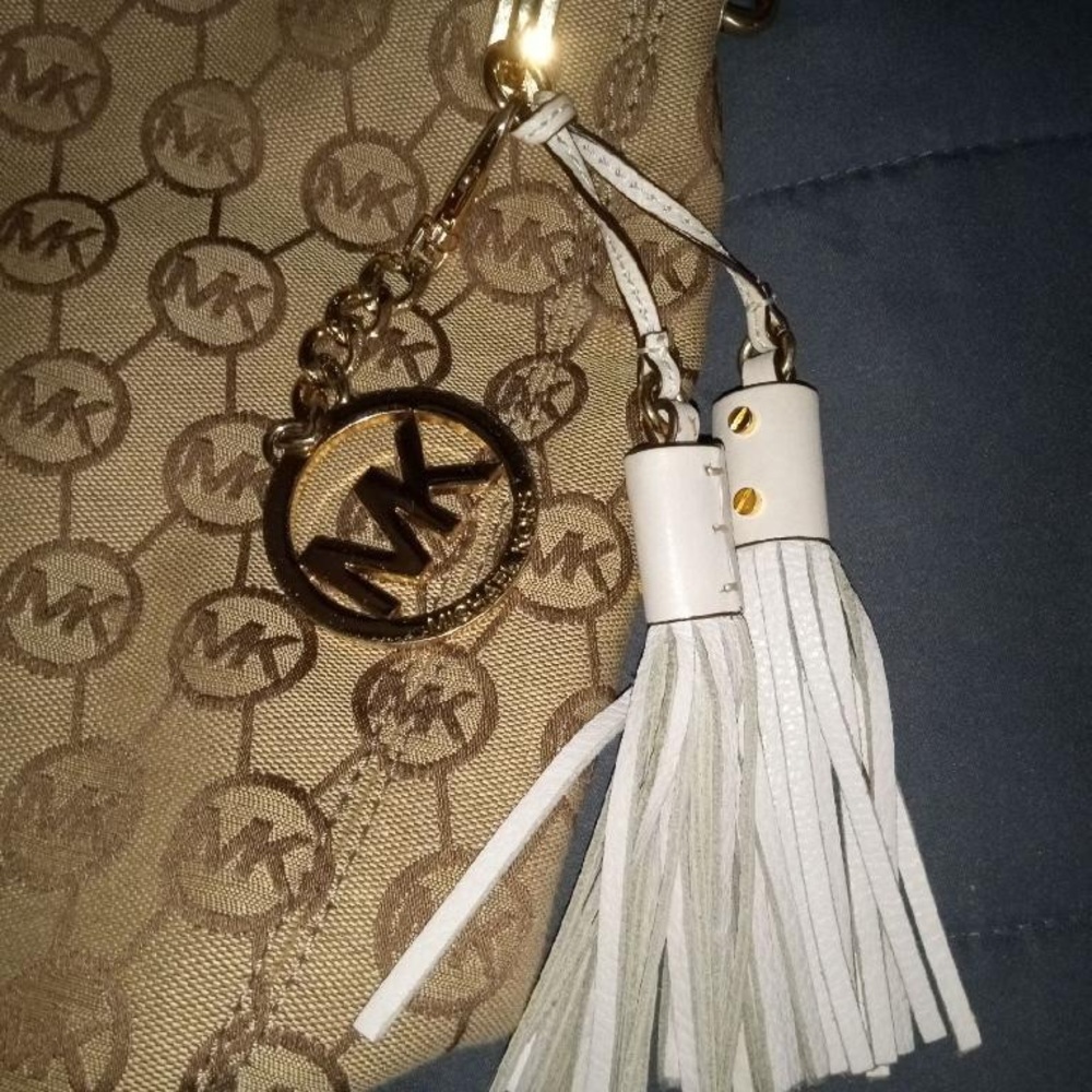 Michael Kors purse - Picture 4 of 7